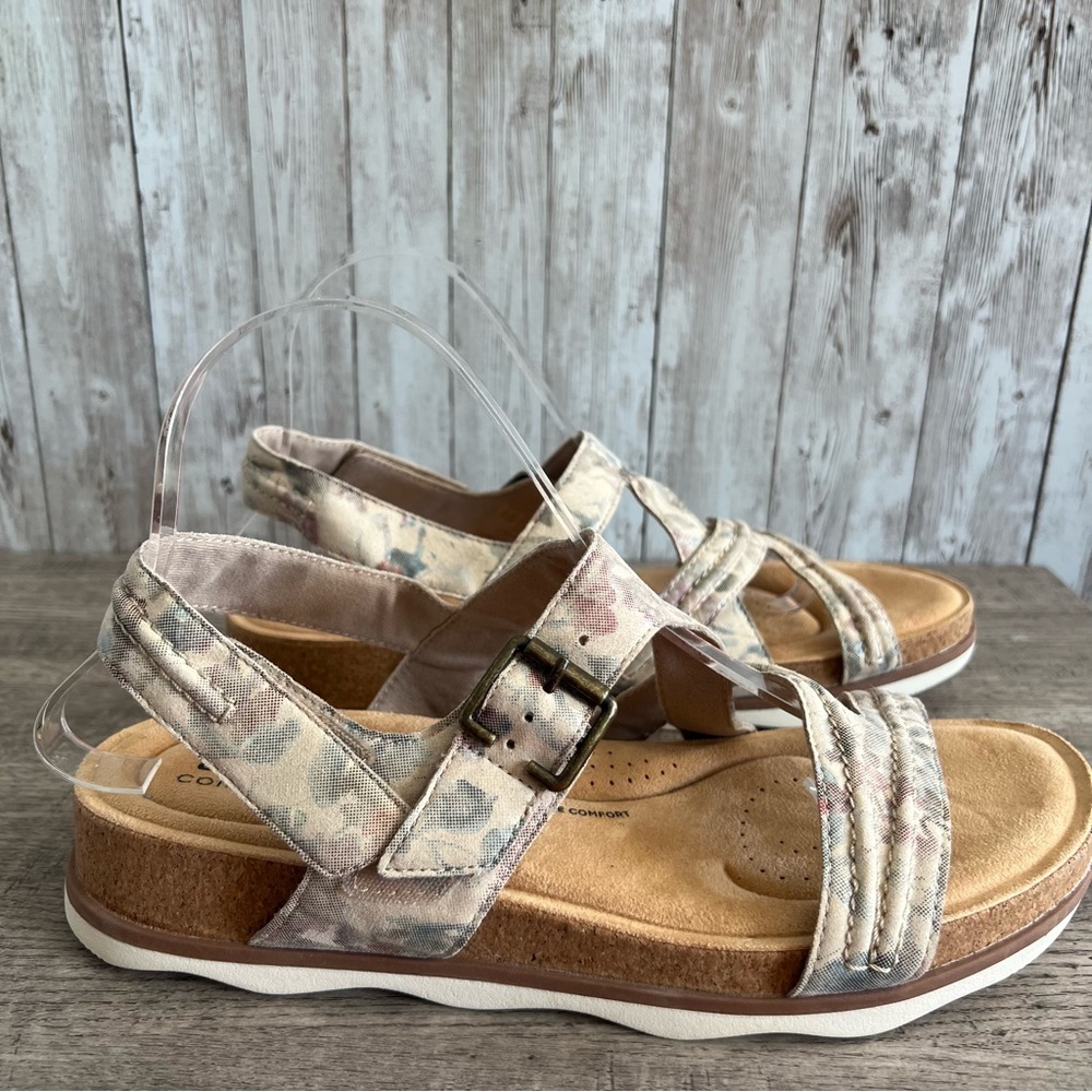 Clarks Brynn Ave Adjustable Floral Sandals Womens 10 - Picture 2 of 5